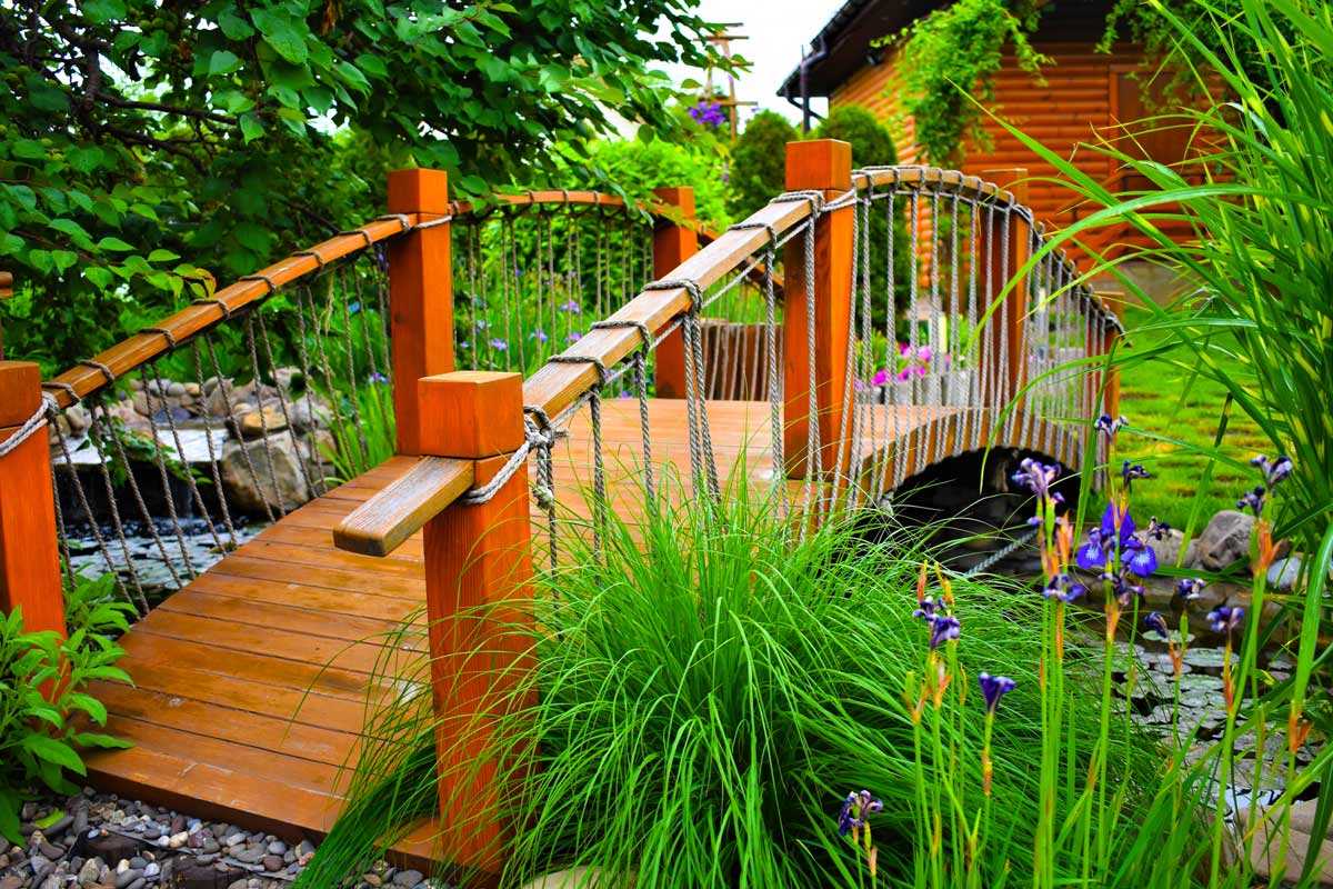 Декоративный мостик для сада своими руками фото