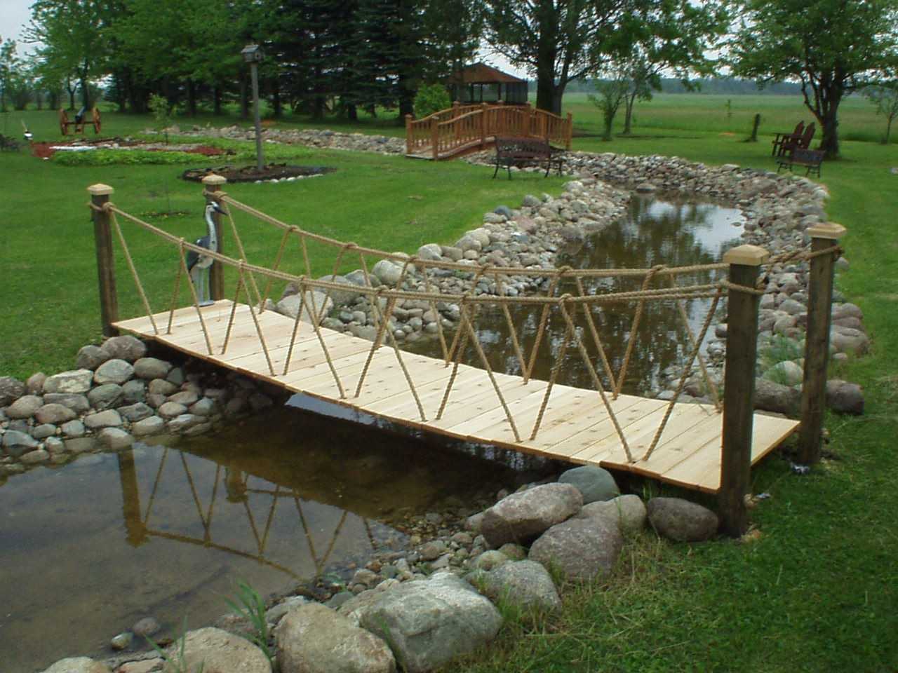 Декоративный мостик для сада своими руками фото